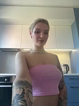 Snapshot of SinLuna_ chatting on June 2026 03:43:01 PM SinLuna online show from June 2026 03:43:01 PM