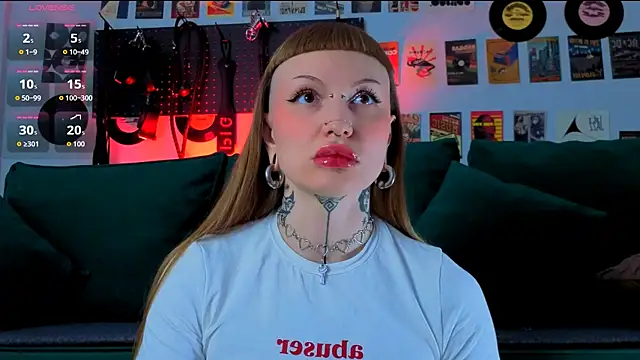 Snapshot of SugarSoot chatting on April 2026 05:47:01 AM SugarSoot online show from April 2026 05:47:01 AM