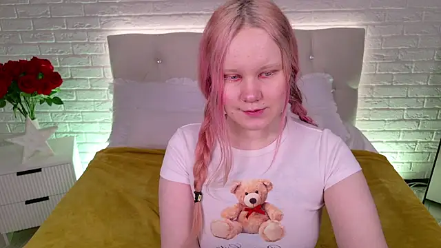 AnnieVibe online show from March 2026 05:35:01 PM