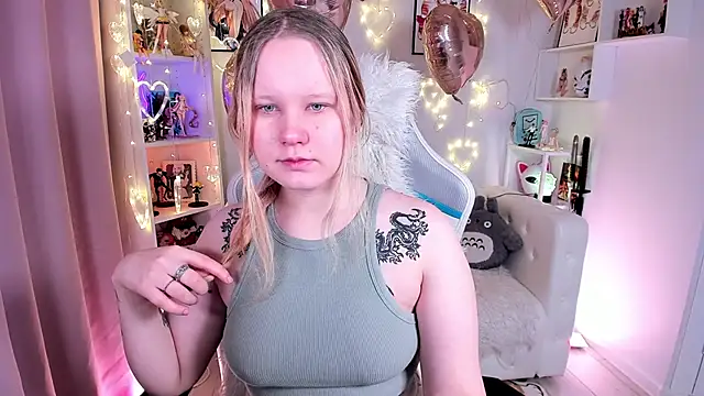 Snapshot of AnnieVibe chatting on February 2026 05:31:02 PM AnnieVibe online show from February 2026 05:31:02 PM