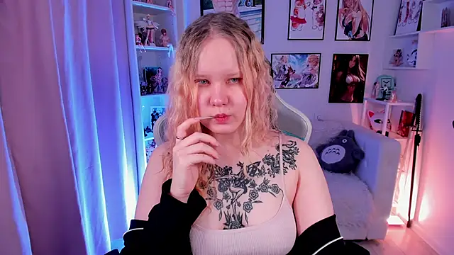 Snapshot of AnnieVibe chatting on February 2026 05:36:02 PM AnnieVibe online show from February 2026 05:36:02 PM