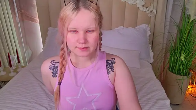 AnnieVibe online show from April 2026 05:41:01 PM