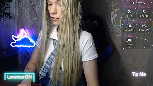 Snapshot of Shiny_Victoria chatting on June 2026 07:24:01 AM Shiny Victoria online show from June 2026 07:24:01 AM