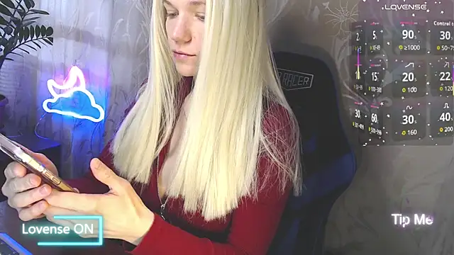 Shiny Victoria online show from April 2026 06:53:02 AM