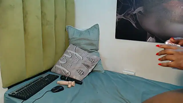 Snapshot of karen-001 chatting on February 2026 10:40:02 PM karen-001 online show from February 2026 10:40:02 PM