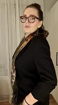 Snapshot of Bella_Velour chatting on February 2026 06:22:01 AM Bella Velour online show from February 2026 06:22:01 AM