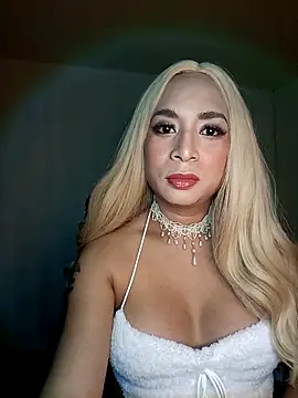 Snapshot of DollyWinter chatting on February 2026 02:49:01 PM DollyWinter online show from February 2026 02:49:01 PM