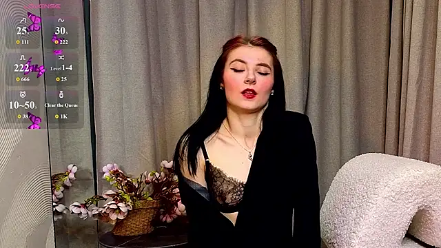 NicoleLuxe online show from February 2026 05:36:01 PM