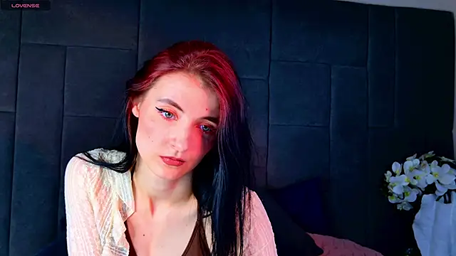 Snapshot of NicoleLuxe chatting on May 2026 06:06:02 PM NicoleLuxe online show from May 2026 06:06:02 PM
