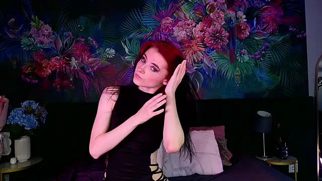 Snapshot of NicoleLuxe chatting on July 2026 05:43:01 PM NicoleLuxe online show from July 2026 05:43:01 PM