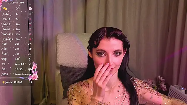 NicoleLuxe online show from April 2026 09:39:33 PM