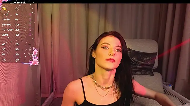 NicoleLuxe online show from April 2026 05:39:01 PM