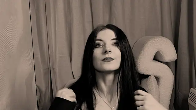 NicoleLuxe online show from March 2026 05:03:01 PM