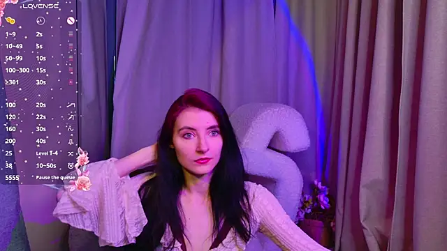 Snapshot of NicoleLuxe chatting on May 2026 05:39:02 PM NicoleLuxe online show from May 2026 05:39:02 PM