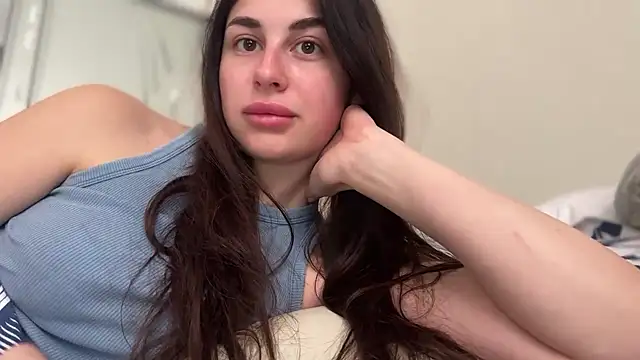 LiluMartiznir online show from April 2026 07:15:02 AM