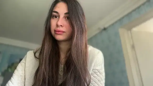 LiluMartiznir online show from May 2026 07:44:01 AM