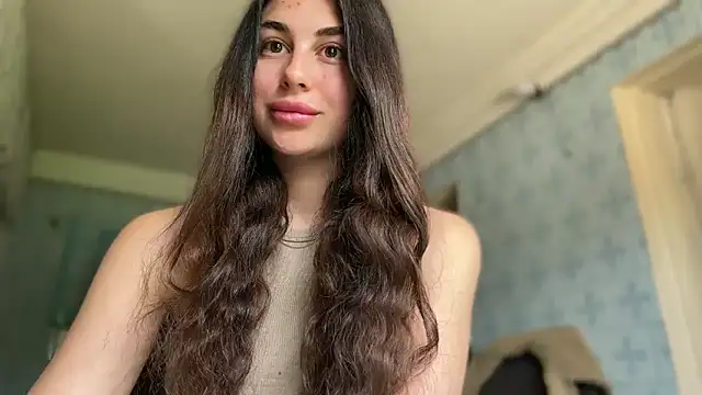 LiluMartiznir online show from May 2026 11:44:01 AM