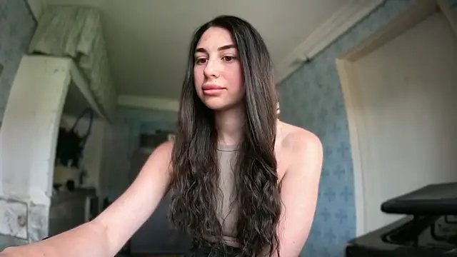 LiluMartiznir online show from June 2026 06:35:02 AM