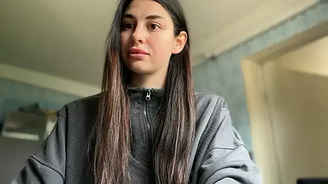 LiluMartiznir online show from May 2026 11:07:02 AM