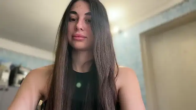 LiluMartiznir online show from May 2026 05:58:02 AM