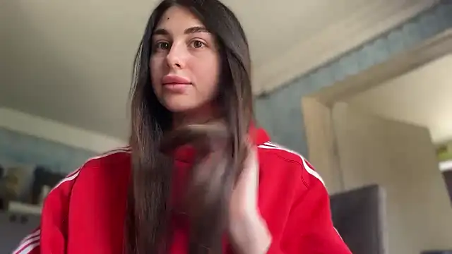 LiluMartiznir online show from April 2026 11:03:02 AM
