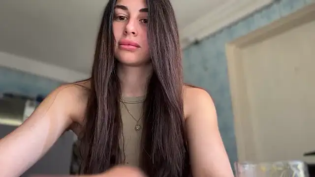 LiluMartiznir online show from June 2026 06:47:02 AM