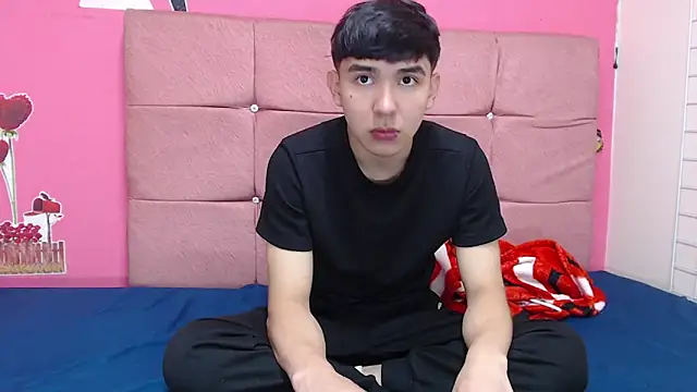 Snapshot of massimoferrera303av chatting on February 2026 06:28:02 PM massimoferrera303av online show from February 2026 06:28:02 PM