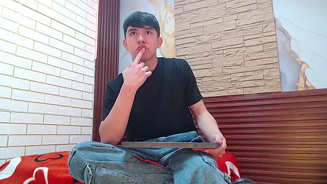 Snapshot of massimoferrera303av chatting on February 2026 09:25:02 PM massimoferrera303av online show from February 2026 09:25:02 PM