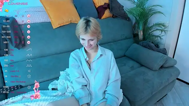 AutumnWhisper online show from April 2026 09:39:33 PM