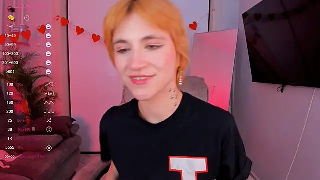 AutumnWhisper online show from April 2026 03:35:02 PM