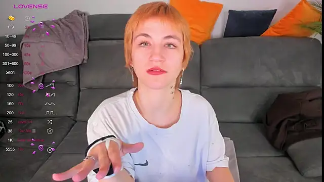 AutumnWhisper online show from March 2026 09:00:02 PM