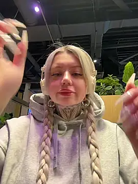 Chiibi online show from February 2026 10:01:01 AM