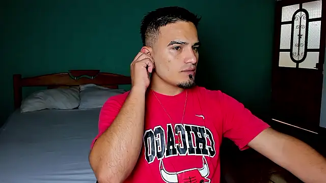 diegocr   online show from February 2026 07:56:02 PM