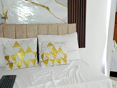 Atenis thompson online show from February 2026 05:33:01 PM