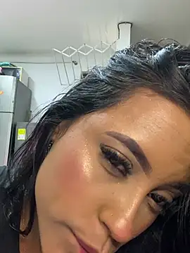 Alahia Betancurr online show from June 2026 10:07:02 PM