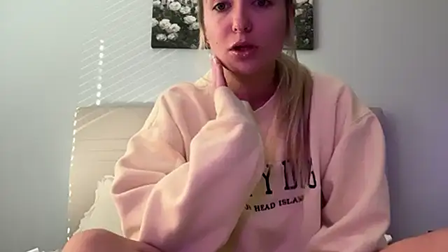 Snapshot of kelseyblu chatting on June 2026 11:09:01 PM kelseyblu online show from June 2026 11:09:01 PM