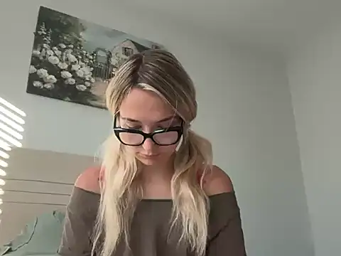 kelseyblu online show from April 2026 10:58:01 PM