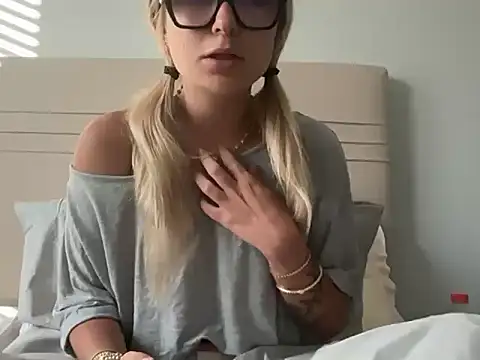 kelseyblu online show from April 2026 11:07:02 PM