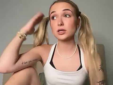 kelseyblu online show from February 2026 01:27:01 AM