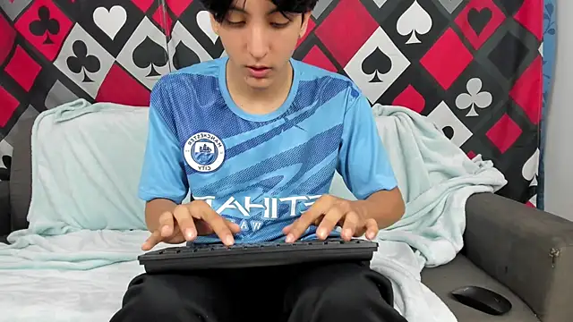 Steerlingxvx online show from February 2026 01:18:02 PM