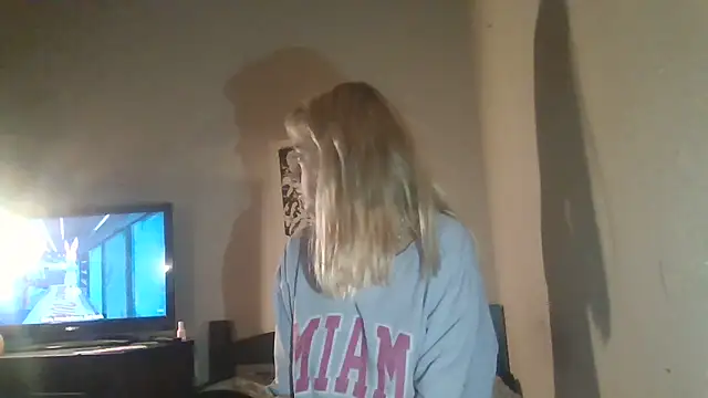 Snapshot of KiwiDreamy1 chatting on February 2026 06:22:01 AM KiwiDreamy1 online show from February 2026 06:22:01 AM