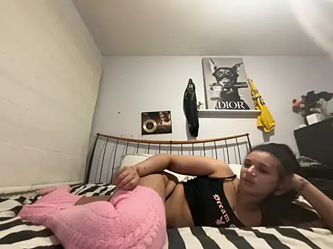 RavenNoirr online show from February 2026 05:20:01 PM