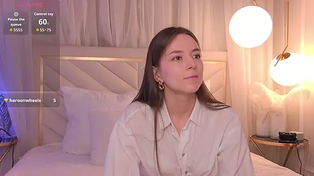 Snapshot of AlisseMoore chatting on February 2026 06:46:01 AM AlisseMoore online show from February 2026 06:46:01 AM