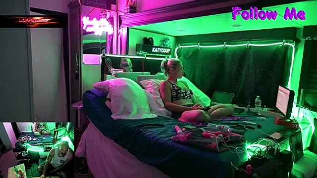 Katycouple69 online show from May 2026 07:58:02 PM