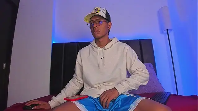 Snapshot of StellayDrake chatting on February 2026 02:17:02 PM StellayDrake online show from February 2026 02:17:02 PM