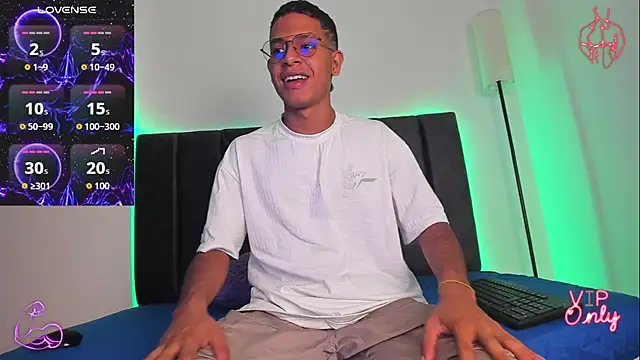 Snapshot of StellayDrake chatting on February 2026 01:43:02 PM StellayDrake online show from February 2026 01:43:02 PM