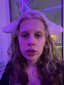 Snapshot of Maxine_gold chatting on February 2026 08:08:02 PM Maxine gold online show from February 2026 08:08:02 PM