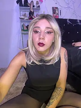 Snapshot of Isabelle_Sara chatting on June 2026 08:14:02 PM Isabelle Sara online show from June 2026 08:14:02 PM