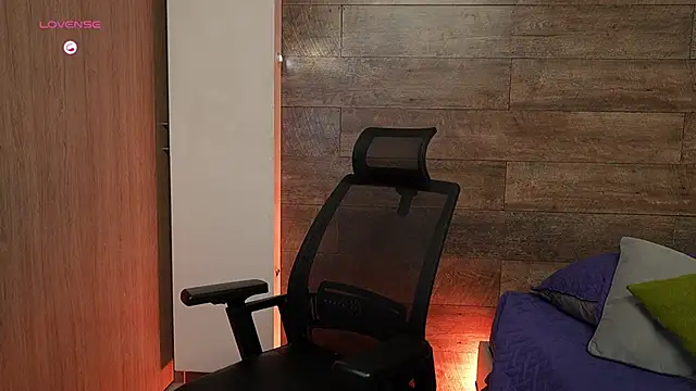 connor h1 online show from May 2026 04:10:01 AM