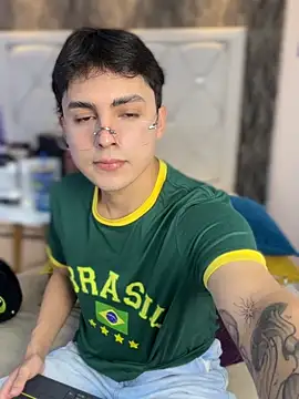 Samu Hott online show from April 2026 08:21:01 PM